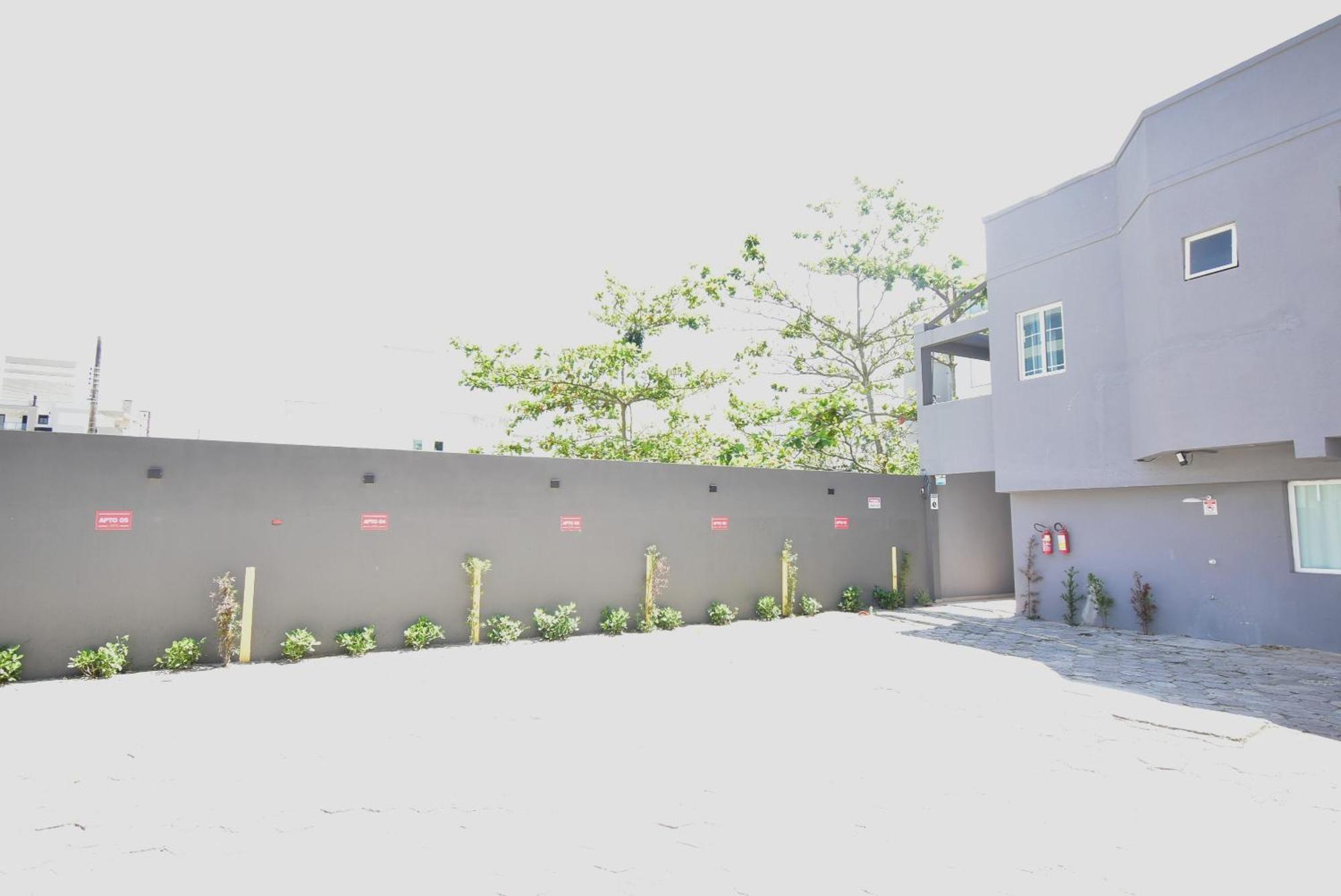 Residencial Melfi 3 Ap.2 Frente Apartment Bombinhas Exterior photo